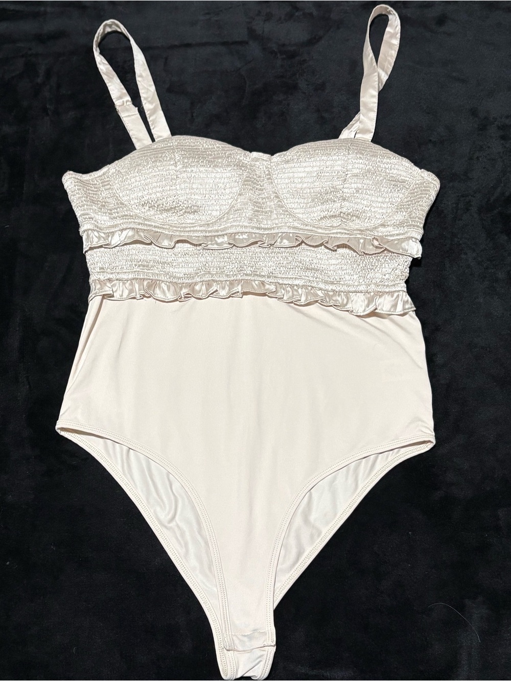 💥MoviNG sALe‼️ White Birch Ivory Satin Bodysuit.  Sz XL